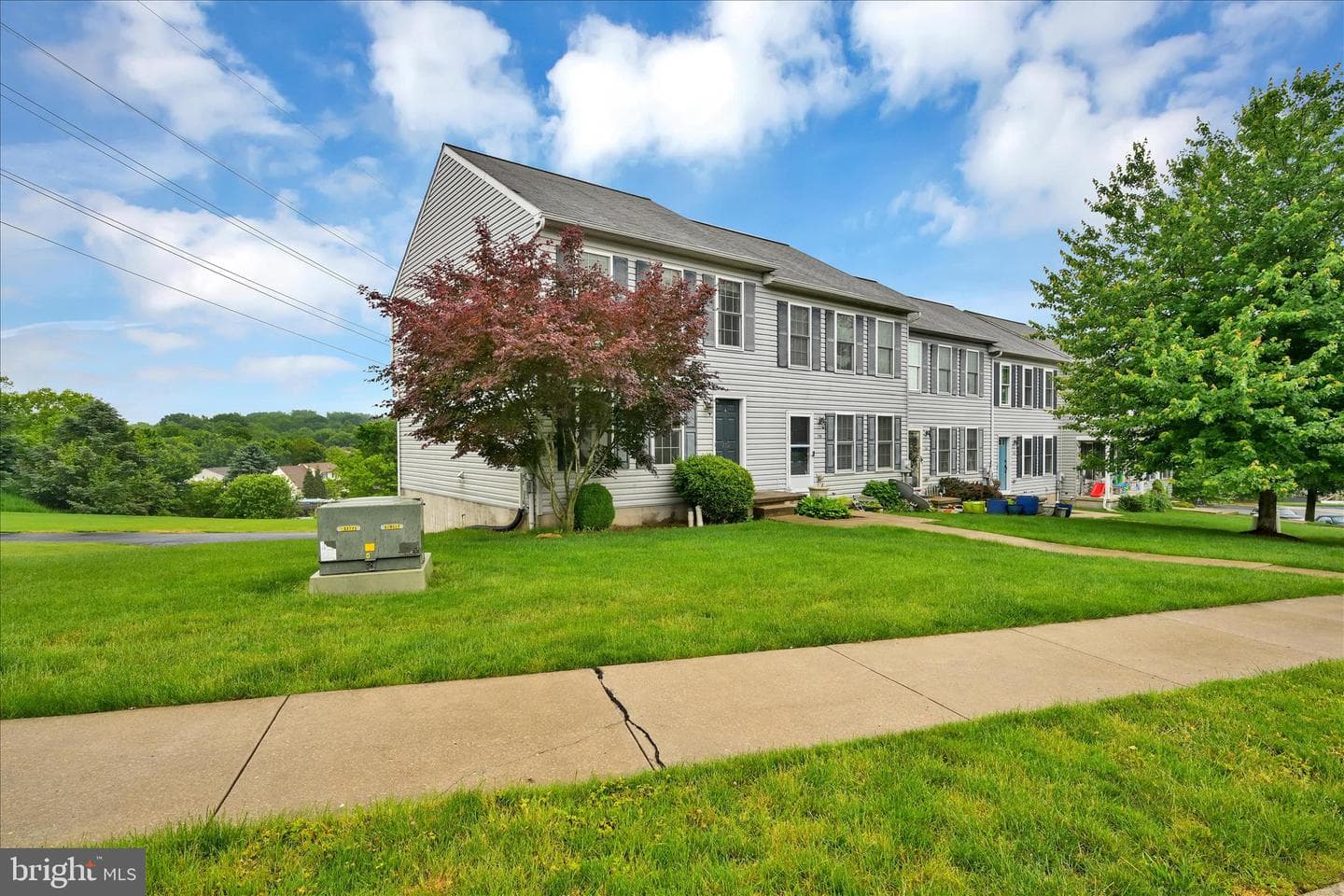 712 Knoll Drive photo 3