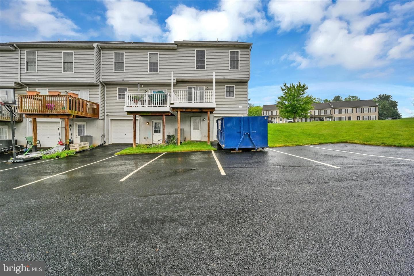 712 Knoll Drive photo 30