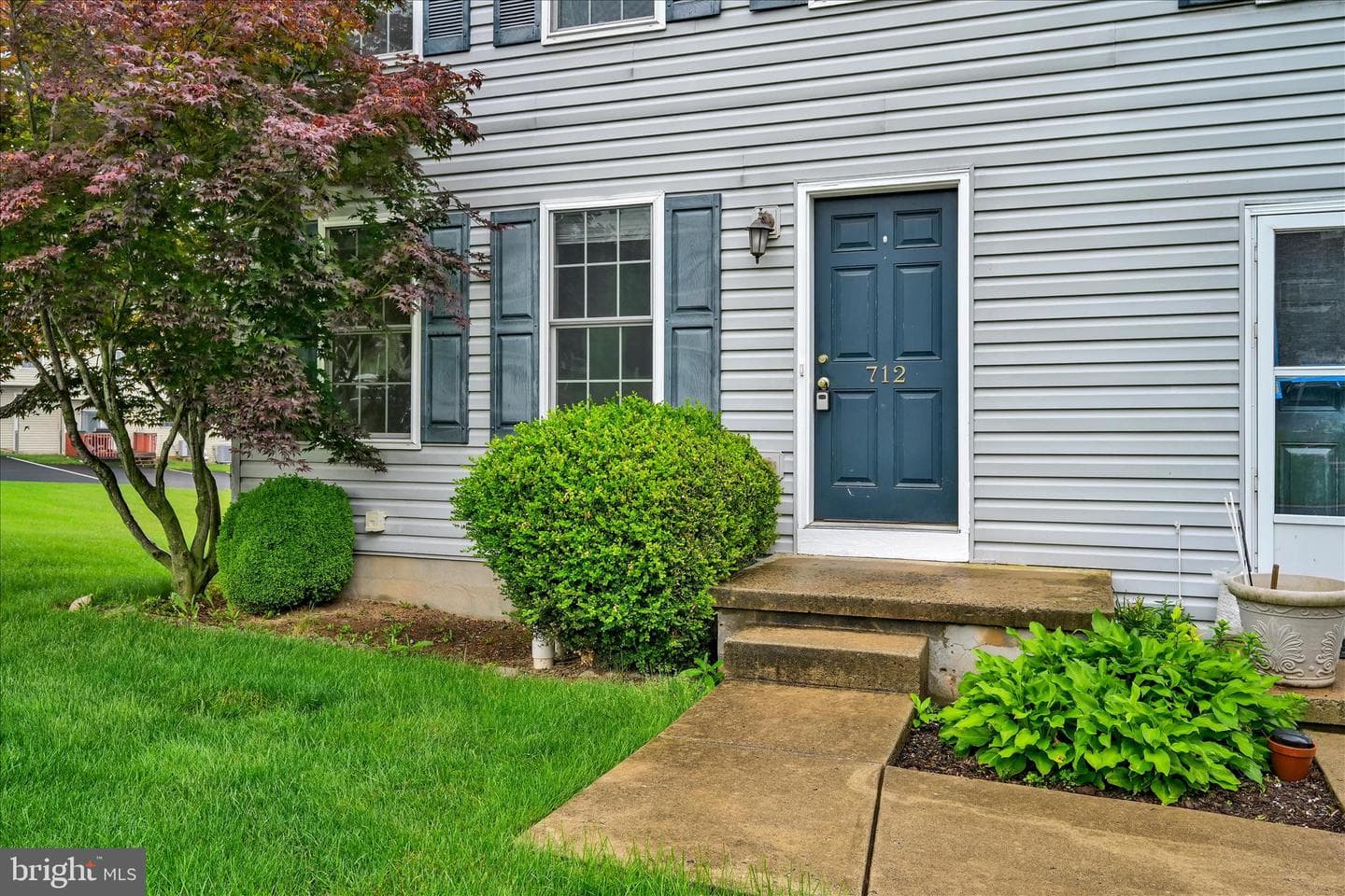 712 Knoll Drive photo 5