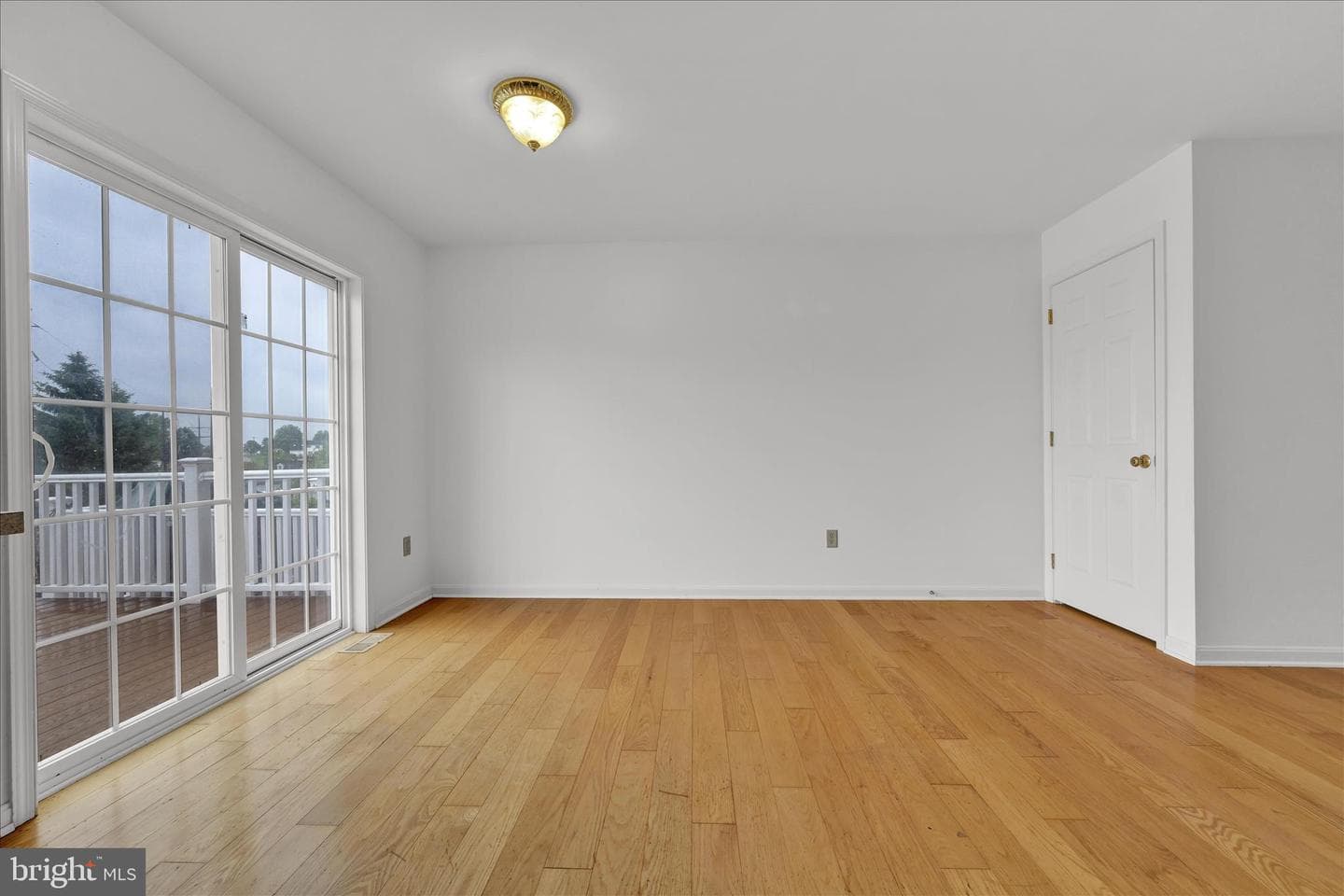 712 Knoll Drive photo 9