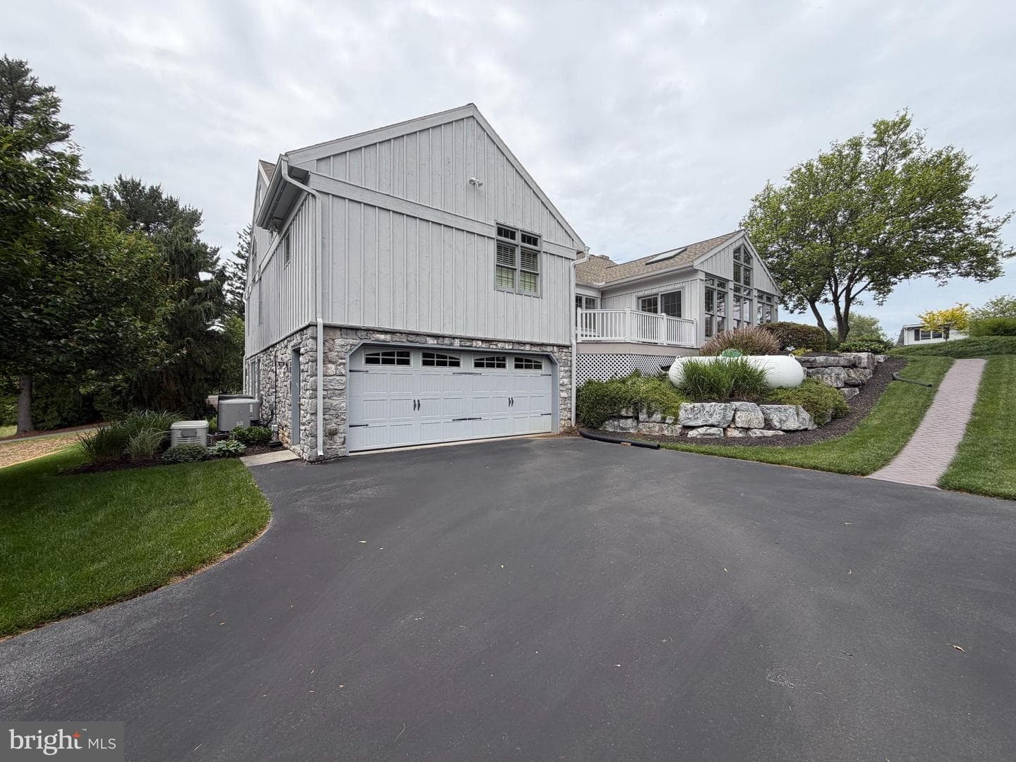 957 Mondale Road photo 10