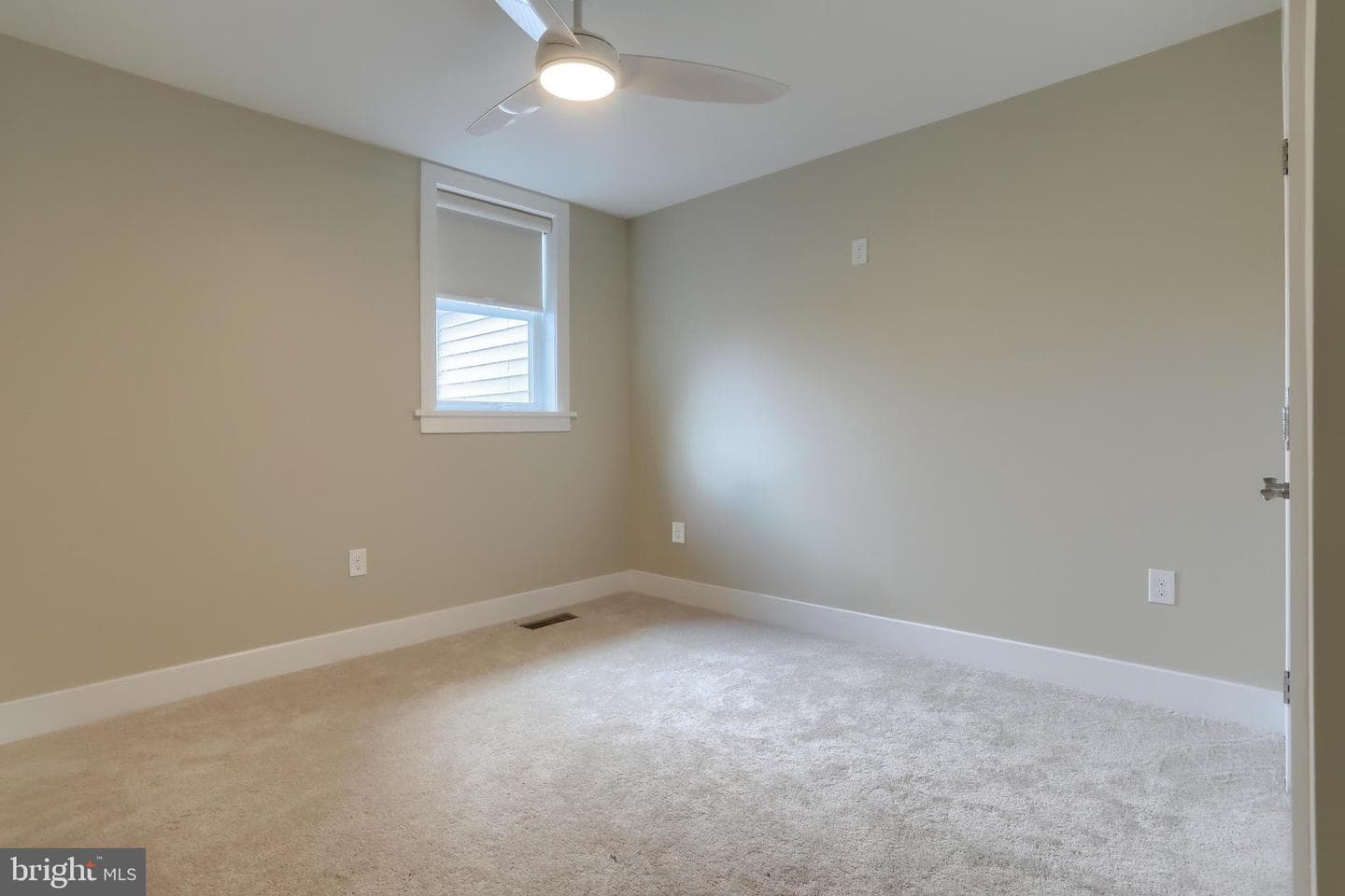 1584 Harrisburg Avenue photo 36