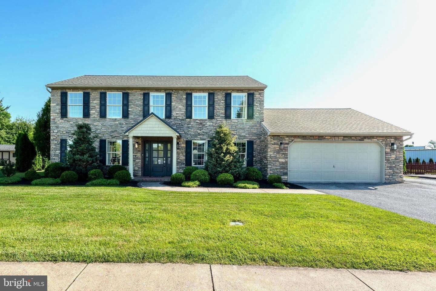 515 High Point Drive photo 1