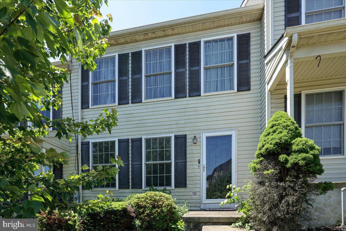 2412 Rob Drive photo 2
