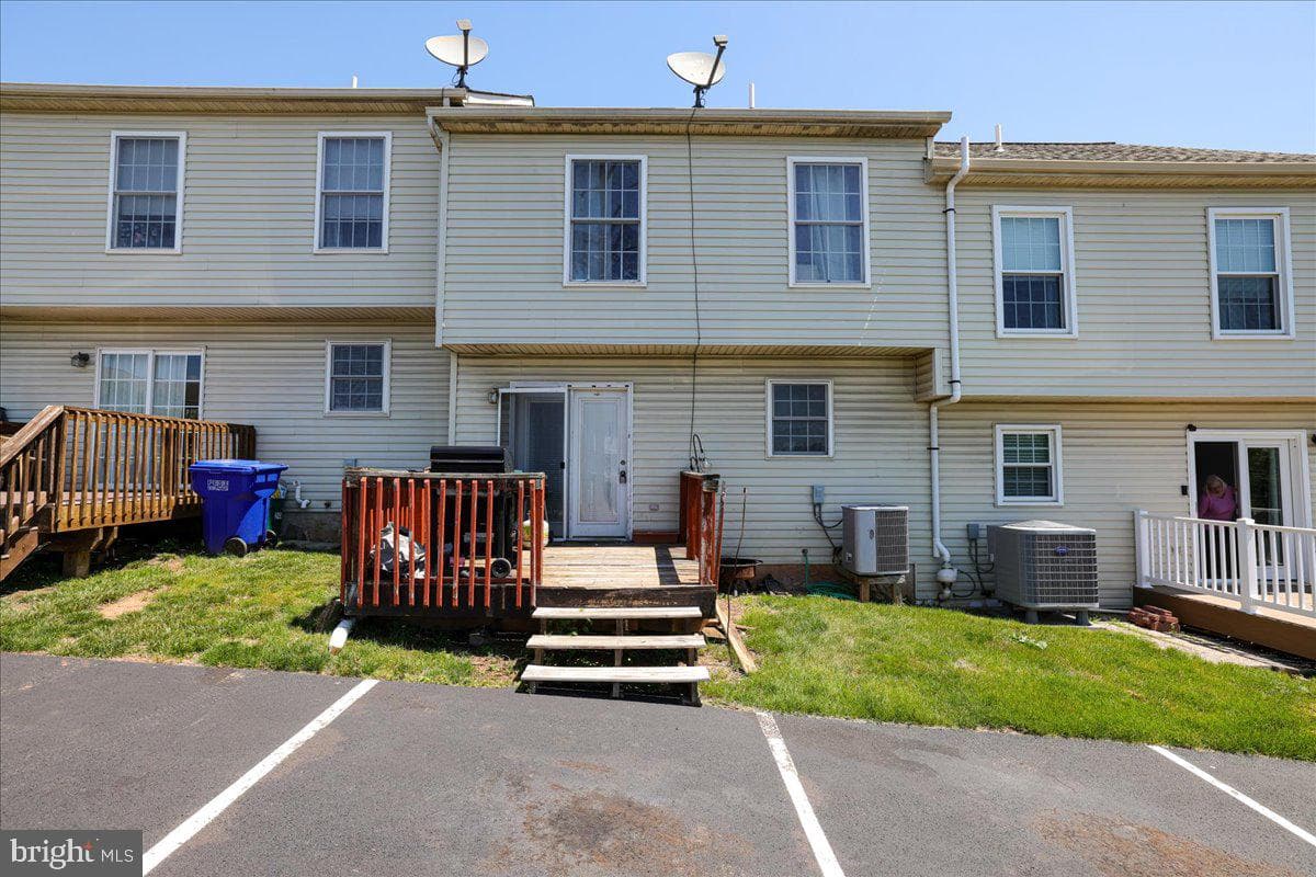 2412 Rob Drive photo 4