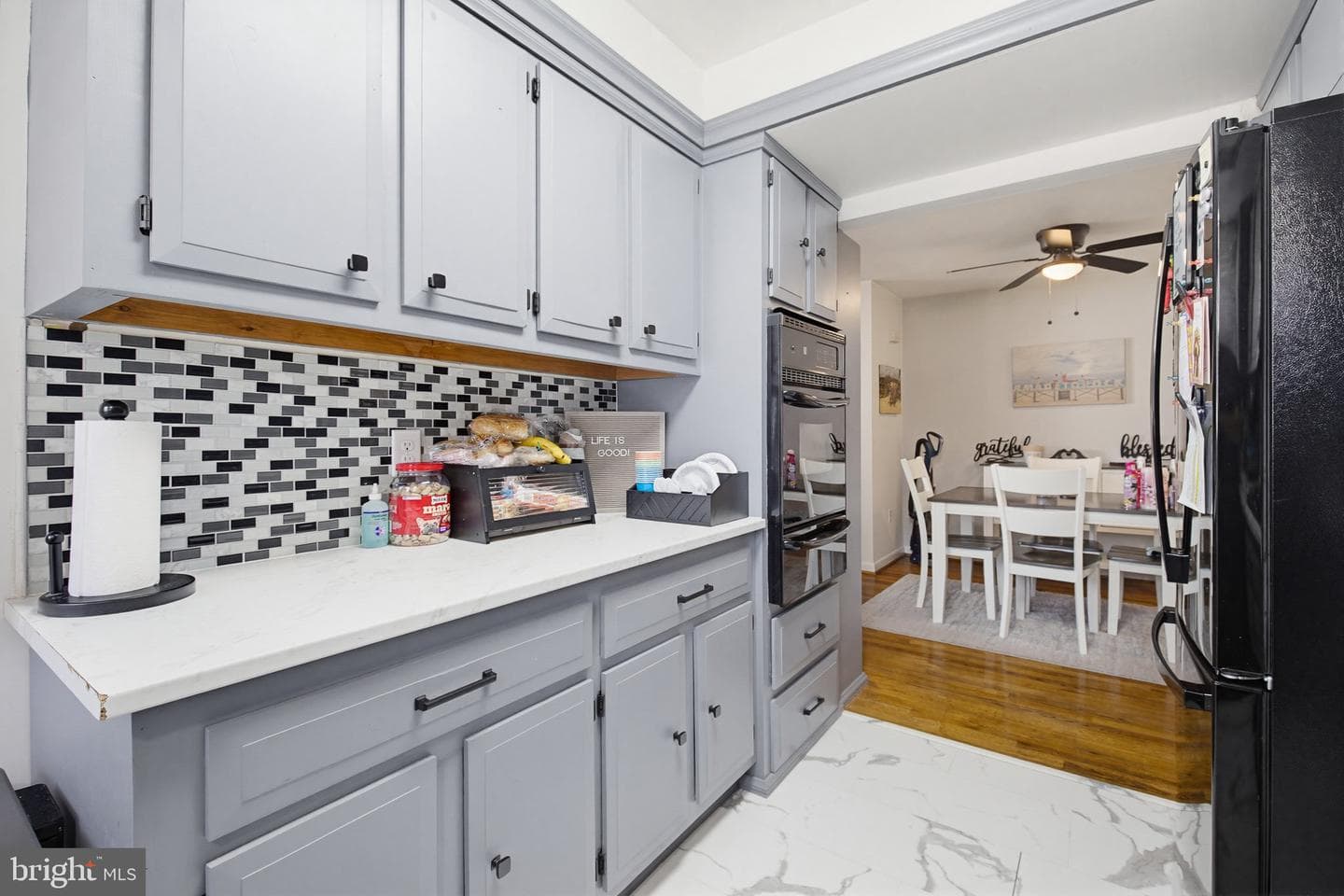 449 W Marion Street photo 18