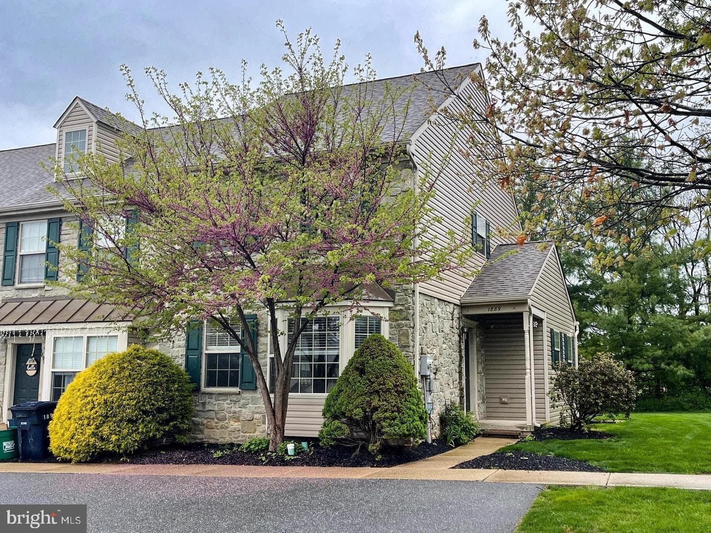 1889 Shady Oak Drive, Mount Joy