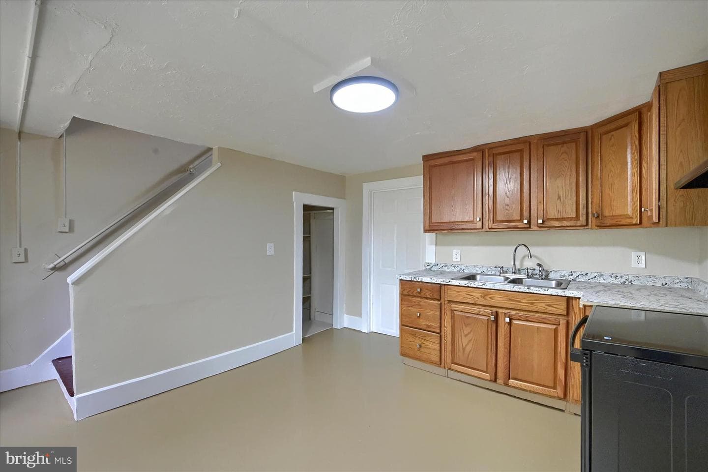 637 S Franklin Street photo 10