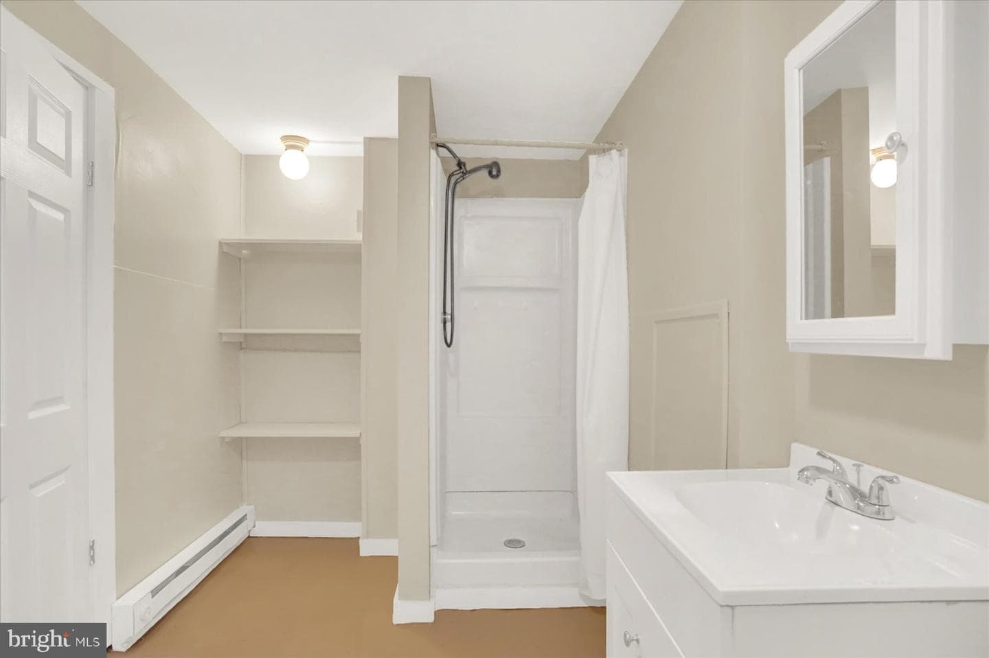 637 S Franklin Street photo 15