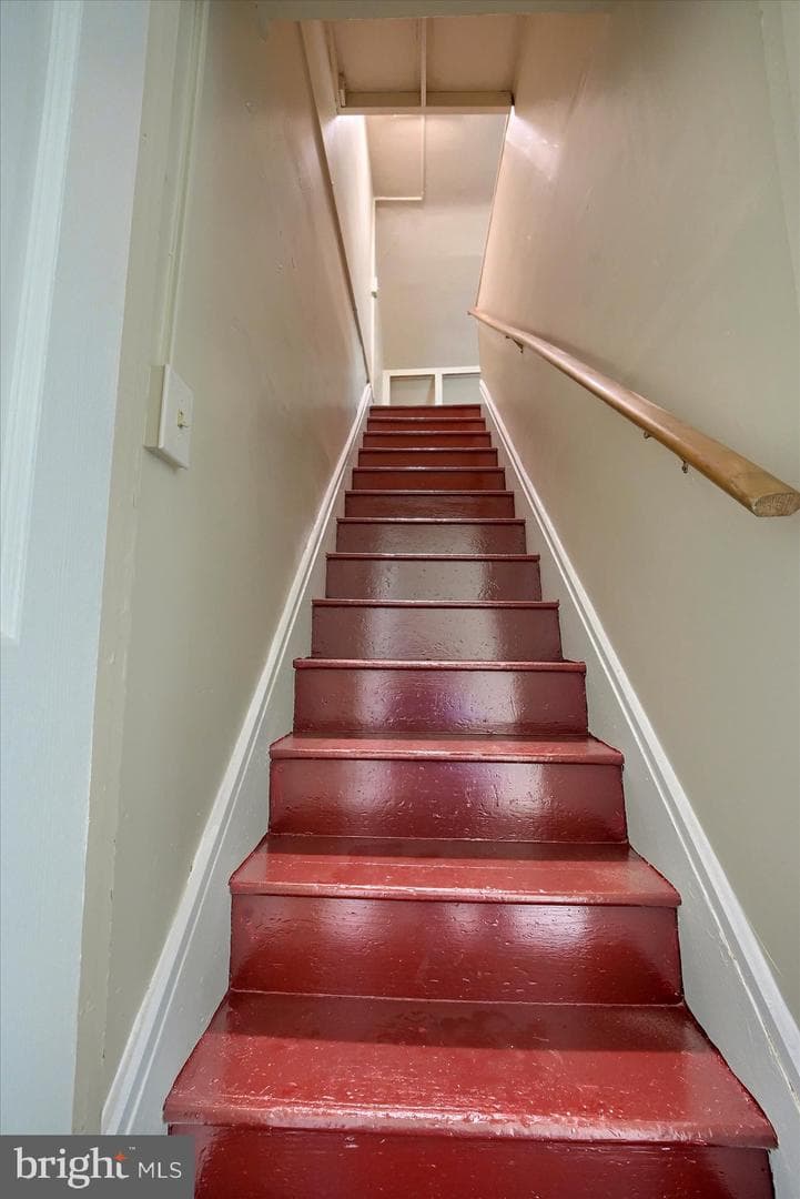 637 S Franklin Street photo 17