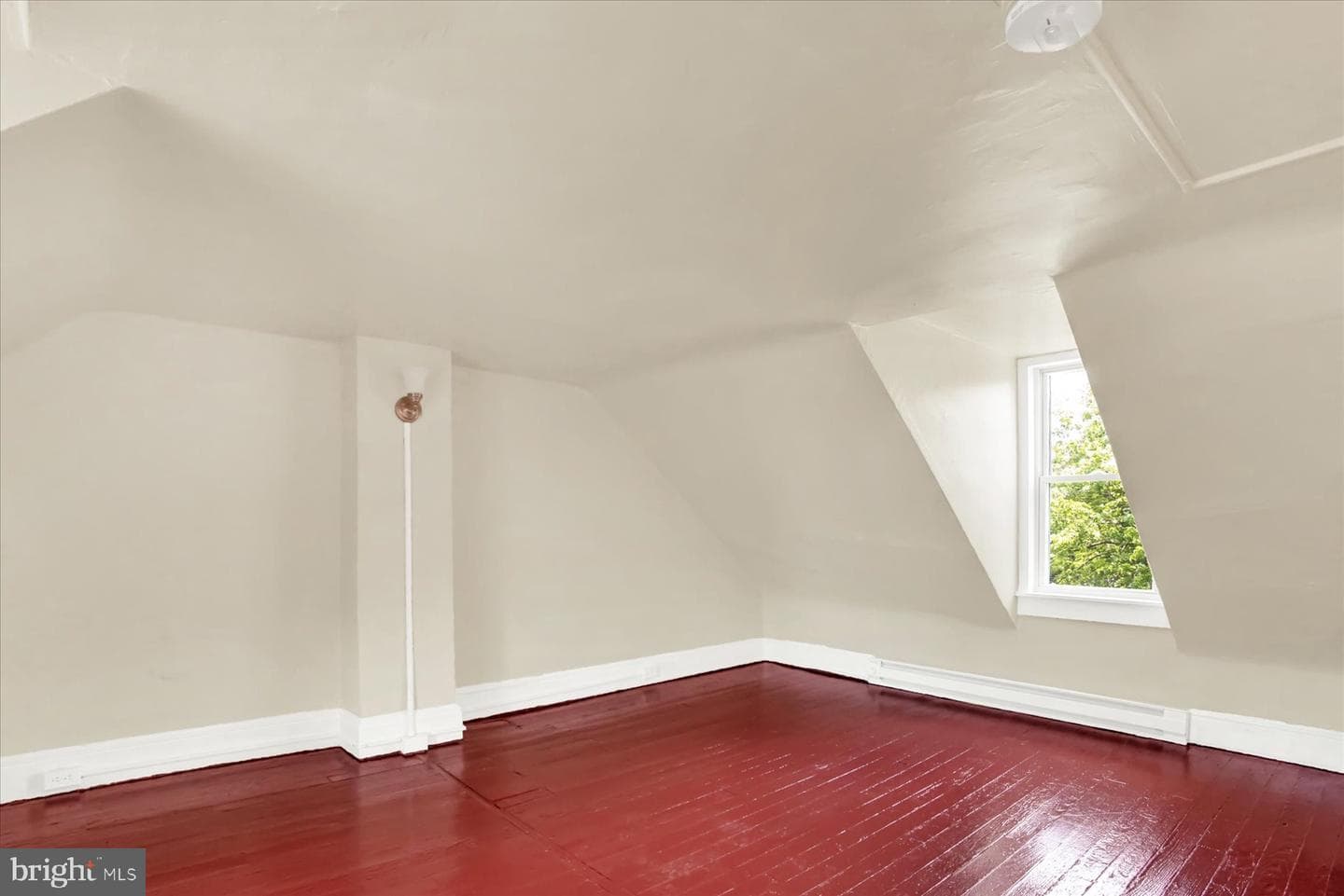 637 S Franklin Street photo 19