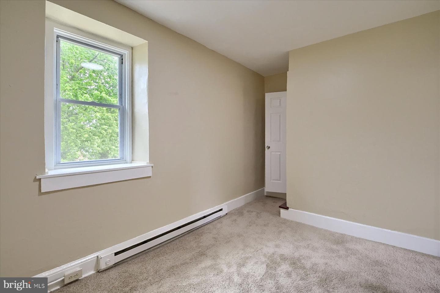637 S Franklin Street photo 8