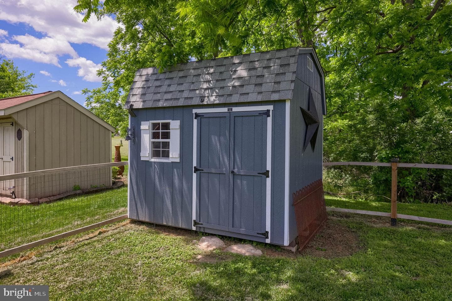 1070 Holly Lane photo 11