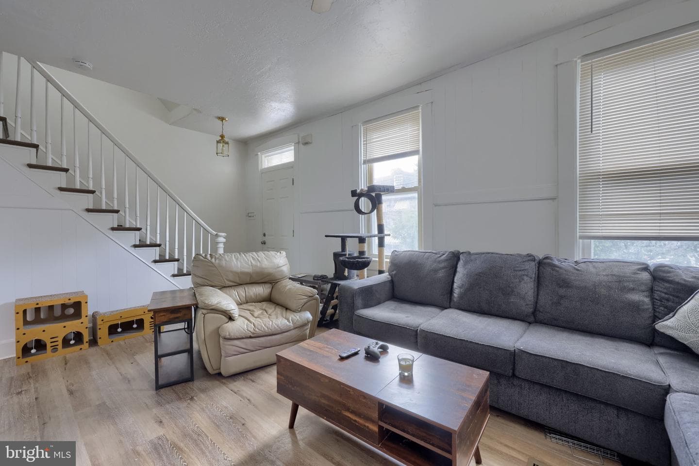 631 S Queen Street photo 6
