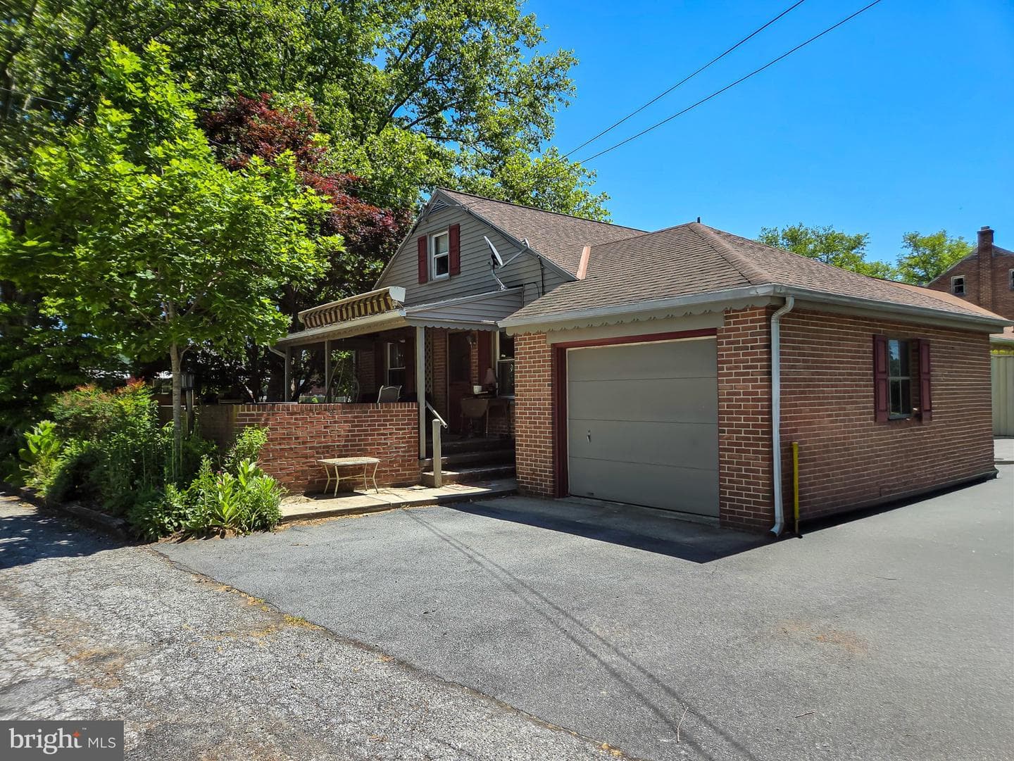 524 Locust Street photo 4