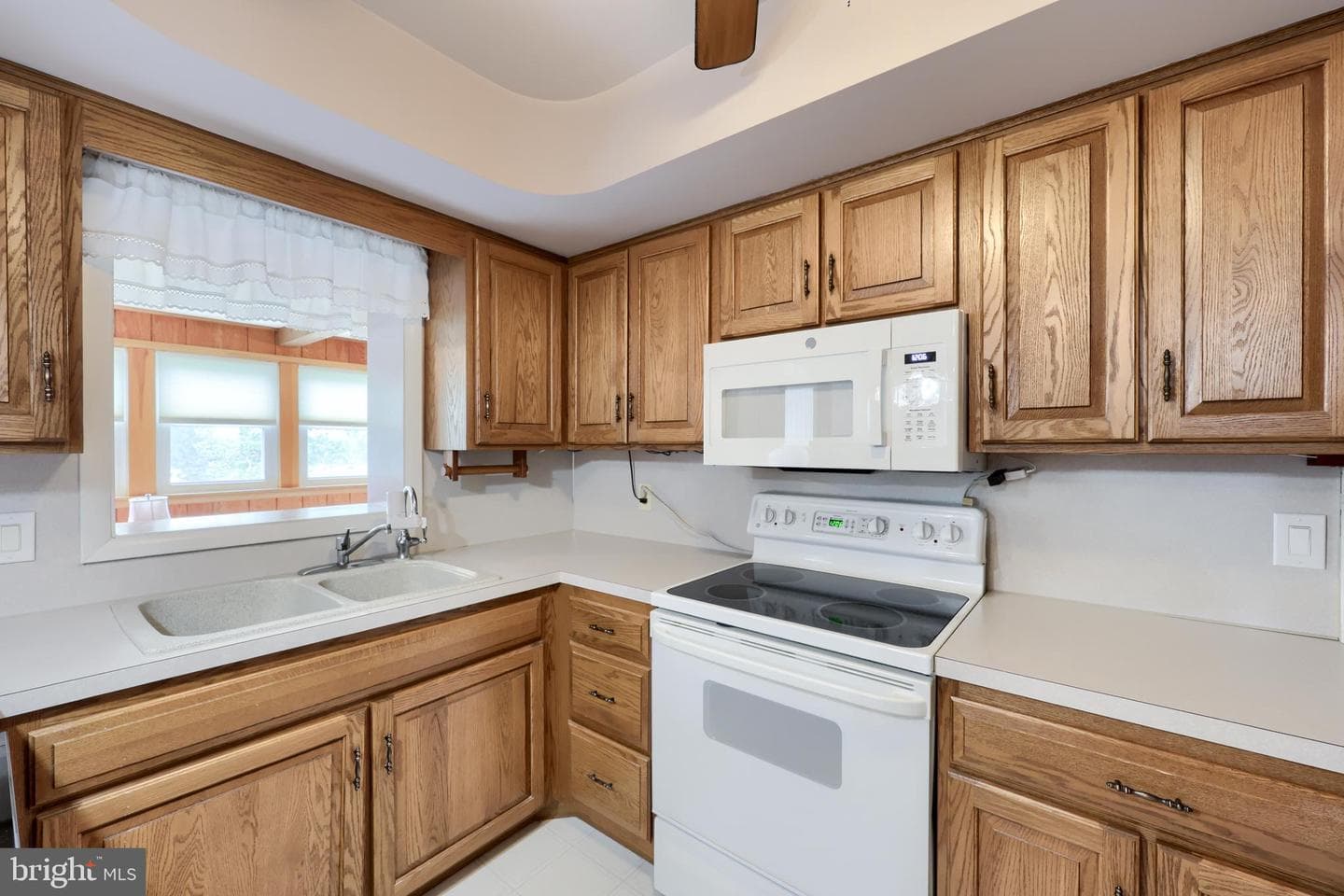 1118 Harriet Avenue photo 14