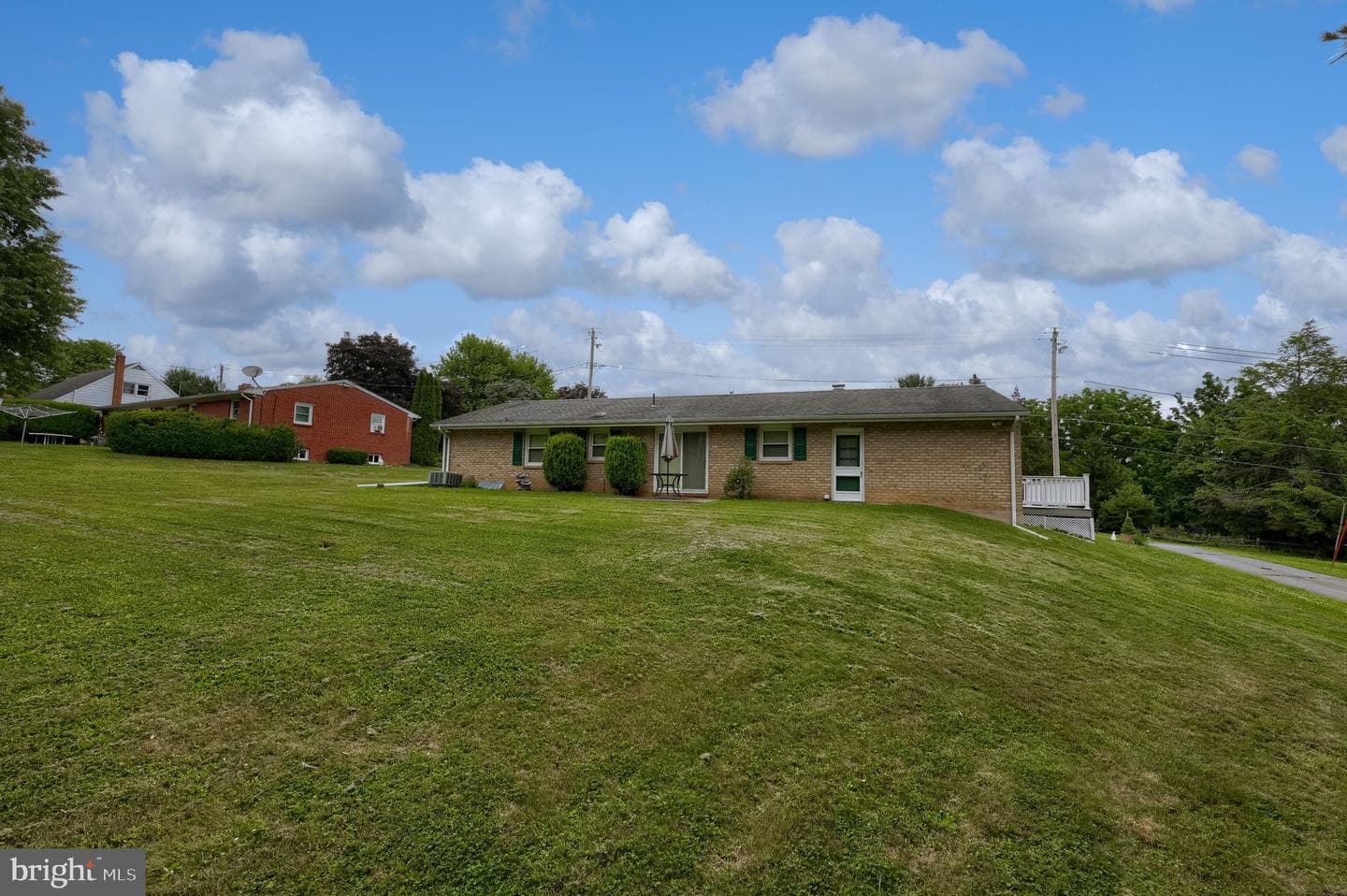 485 Summit Drive photo 31