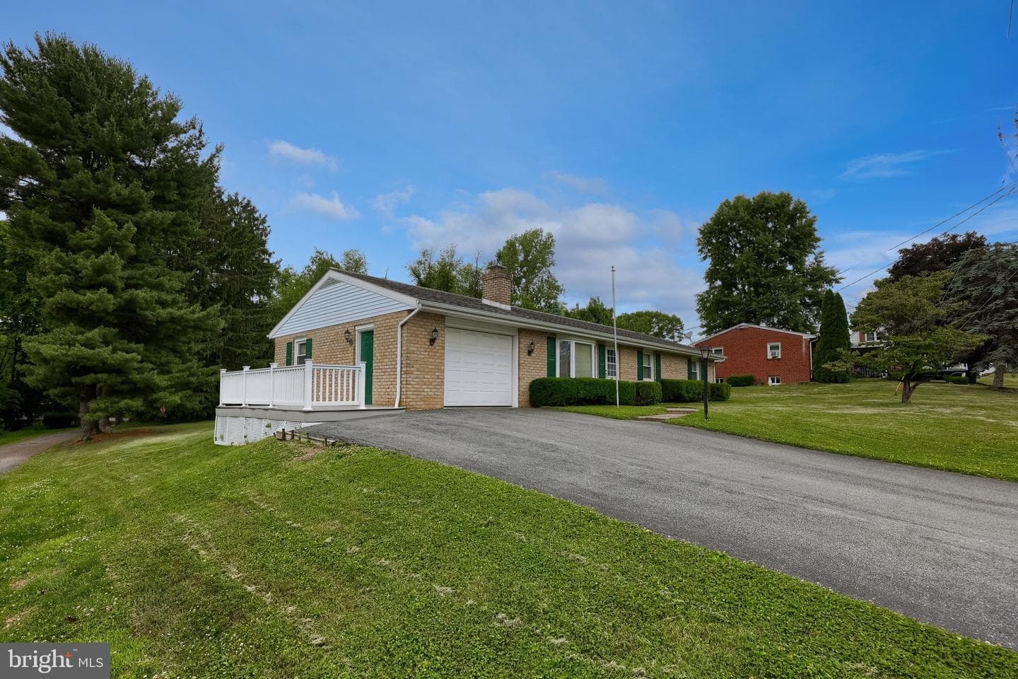485 Summit Drive photo 35