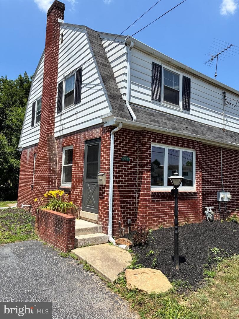 545 E High Street photo 8