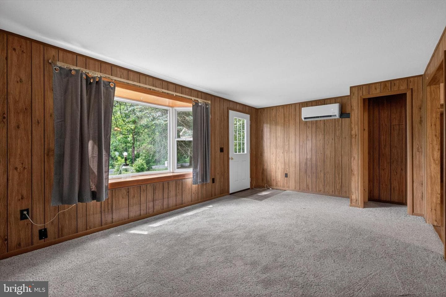 1048 Creek Road photo 5