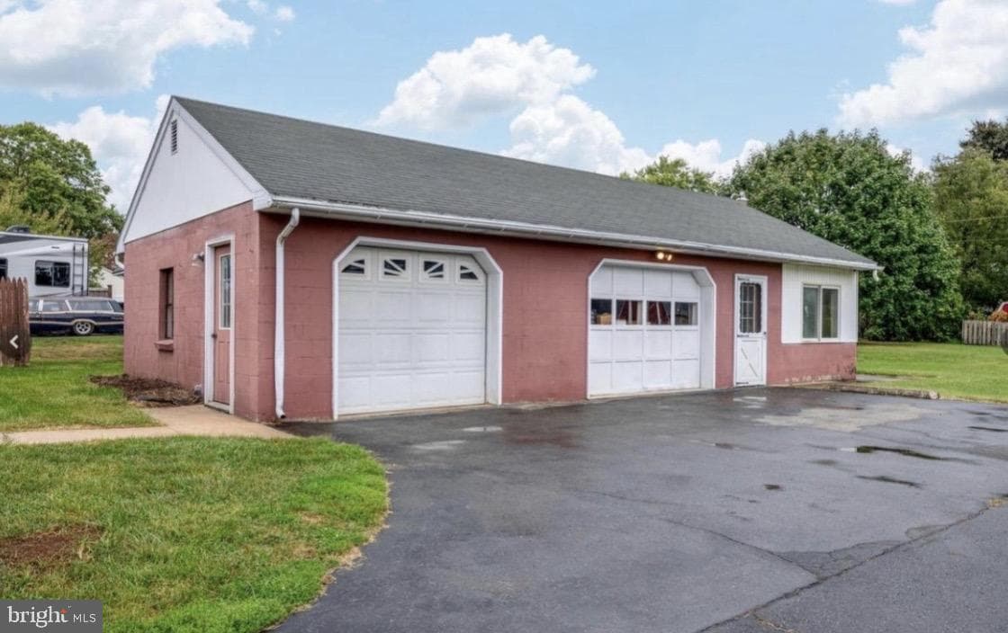 923 Rohrerstown Rd, Lancaster