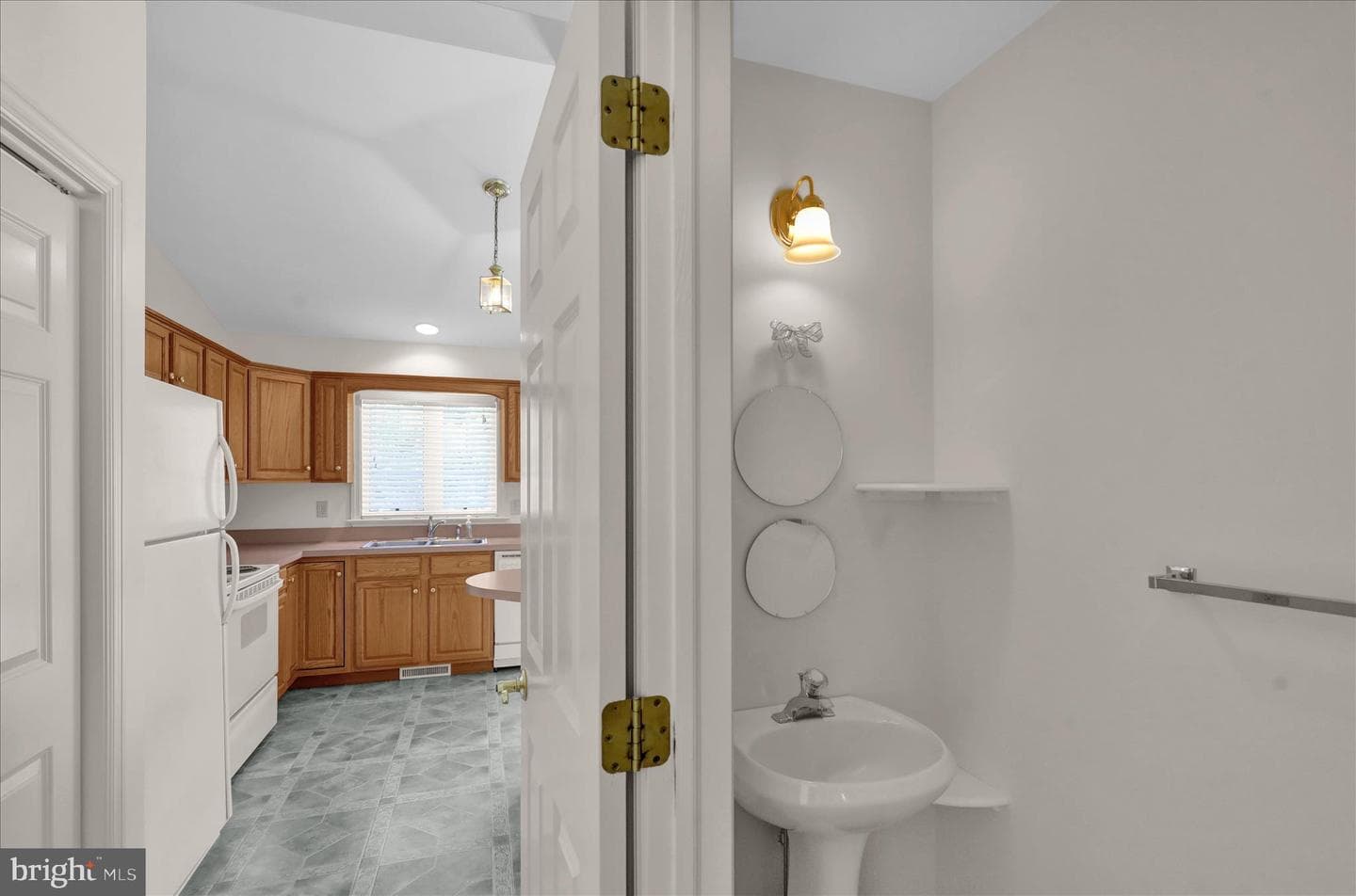 10 Creekside Drive photo 16