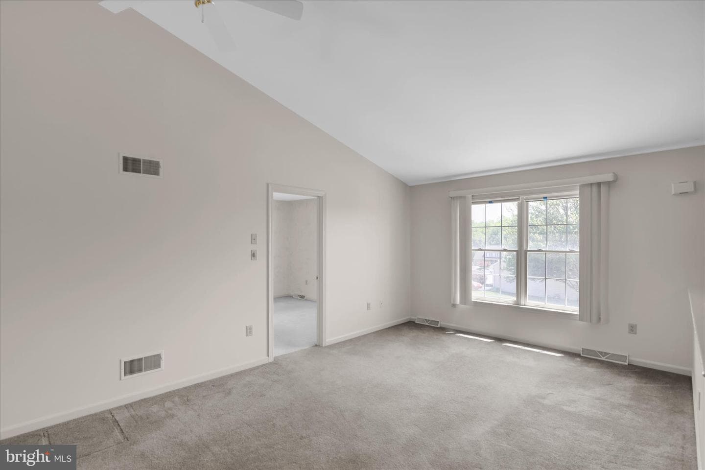 10 Creekside Drive photo 5