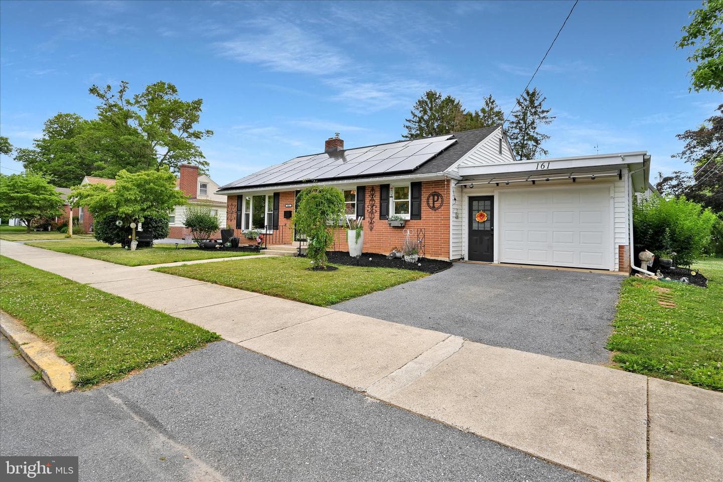 161 N Laurel Street photo 4