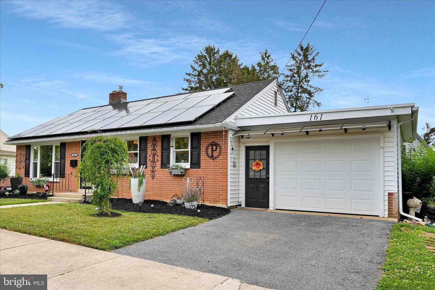 161 N Laurel Street photo 5