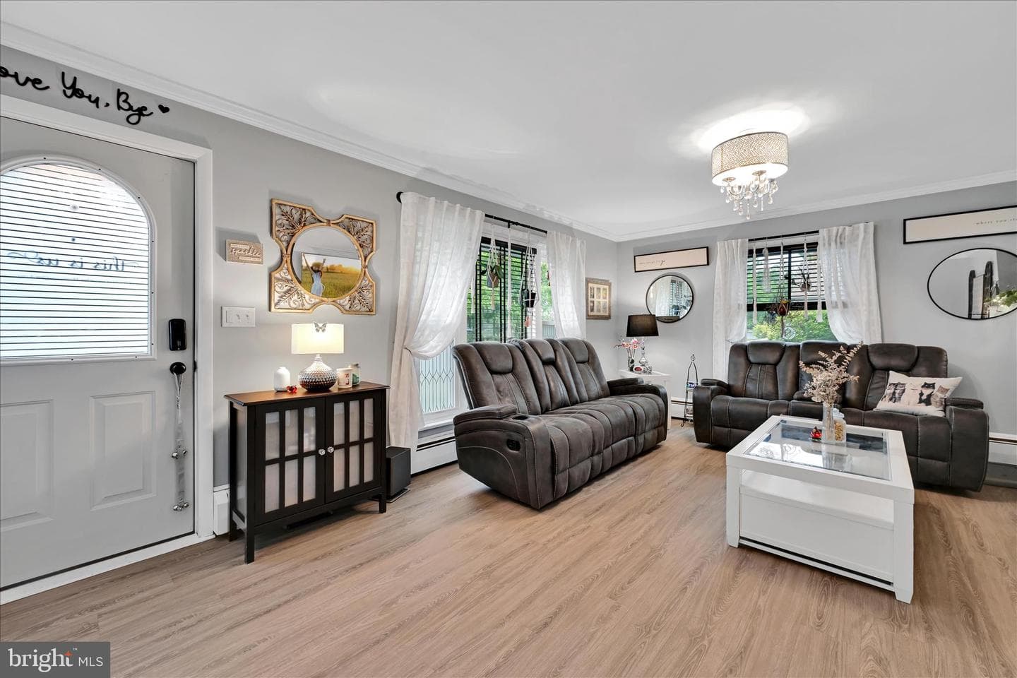 161 N Laurel Street photo 6
