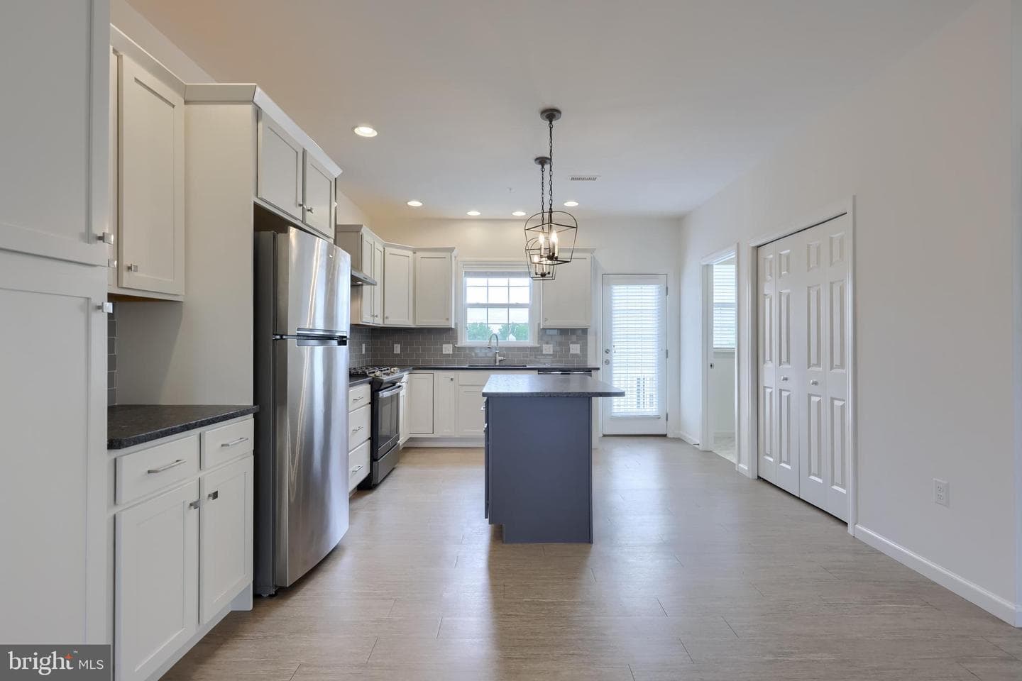 2421 Artesian Way photo 13