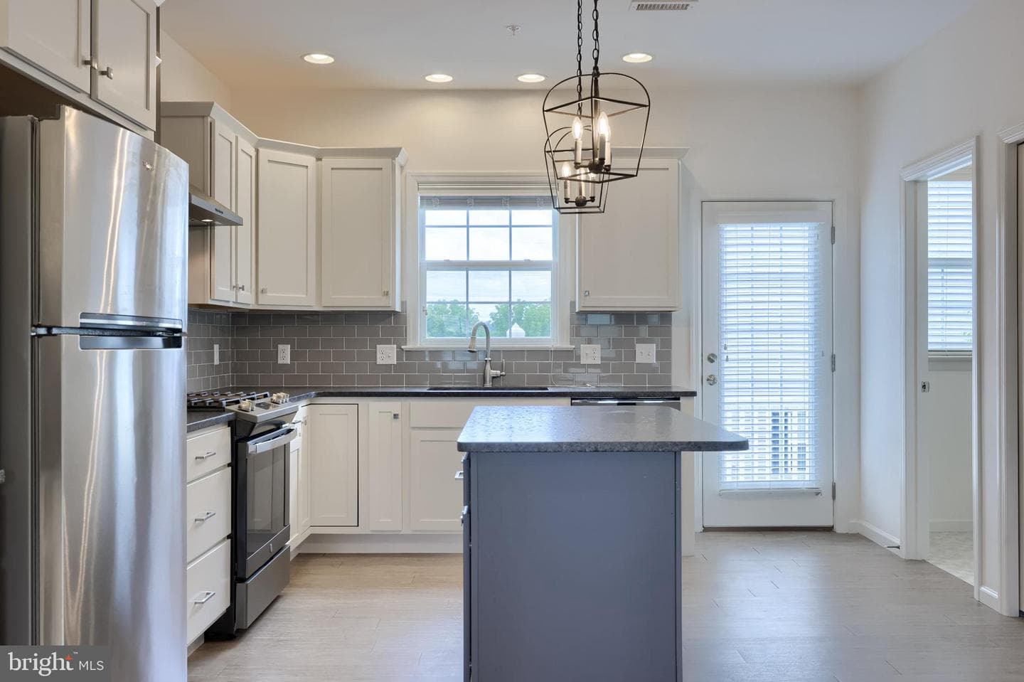 2421 Artesian Way photo 14