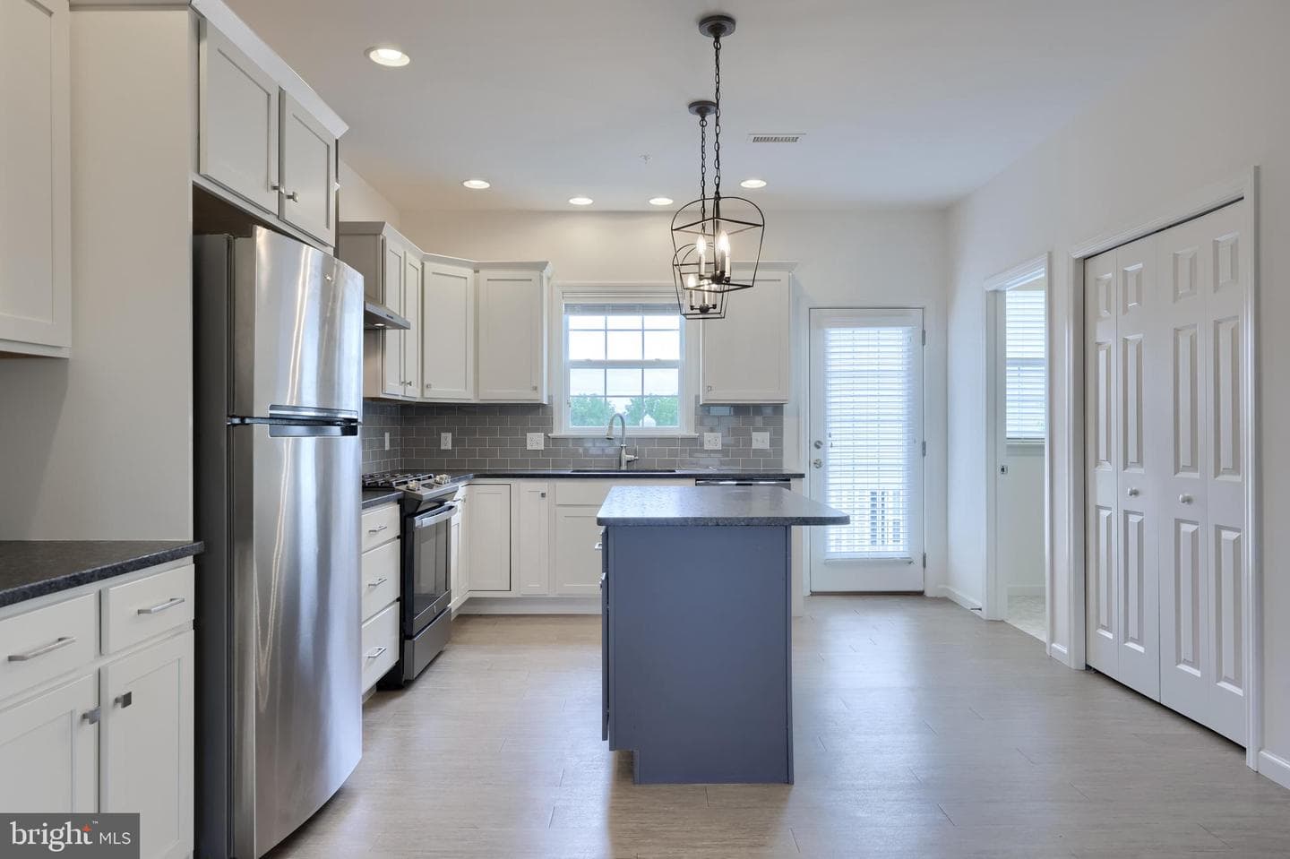 2421 Artesian Way photo 15