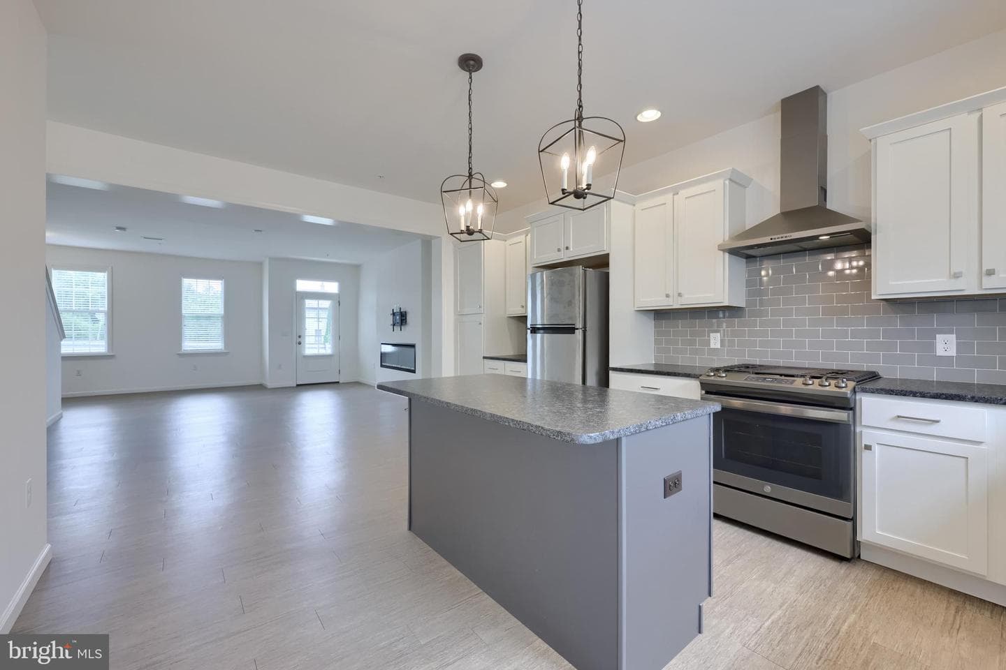 2421 Artesian Way photo 17