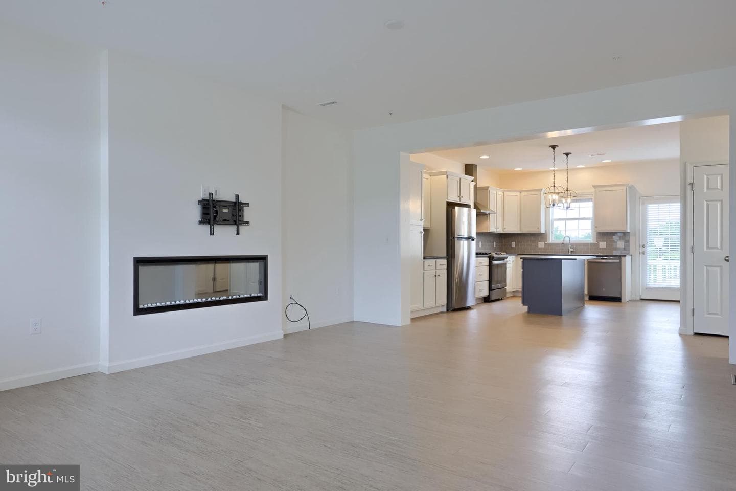 2421 Artesian Way photo 26