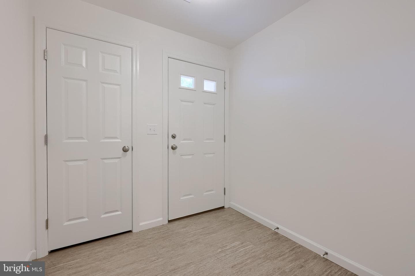 2421 Artesian Way photo 8