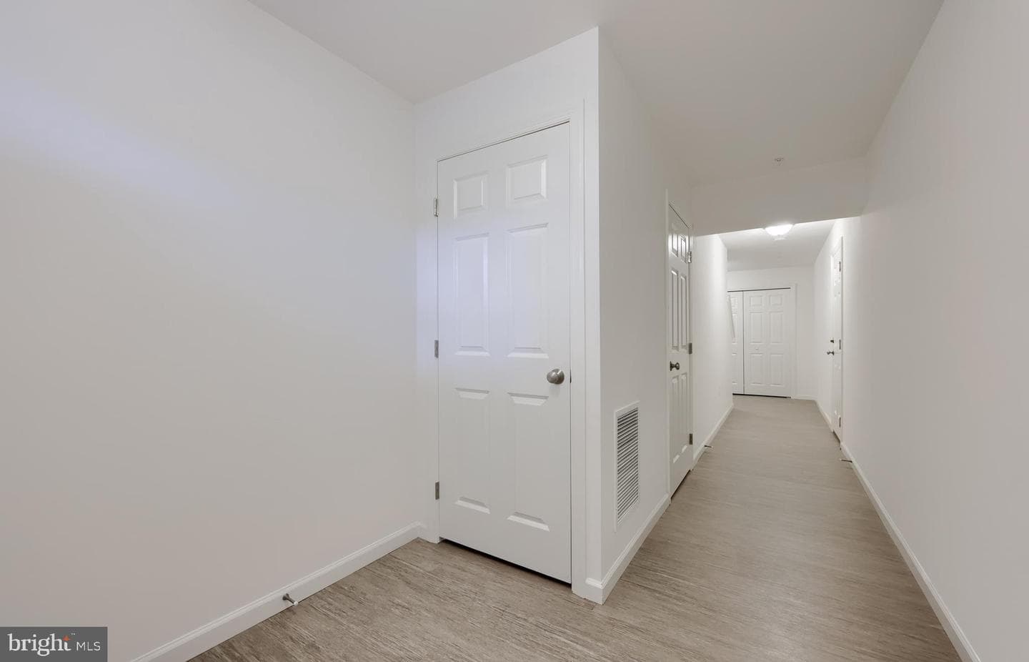 2421 Artesian Way photo 9