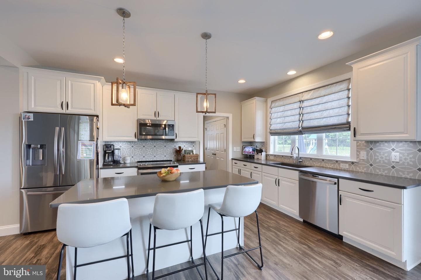 141 E Valley Road photo 15