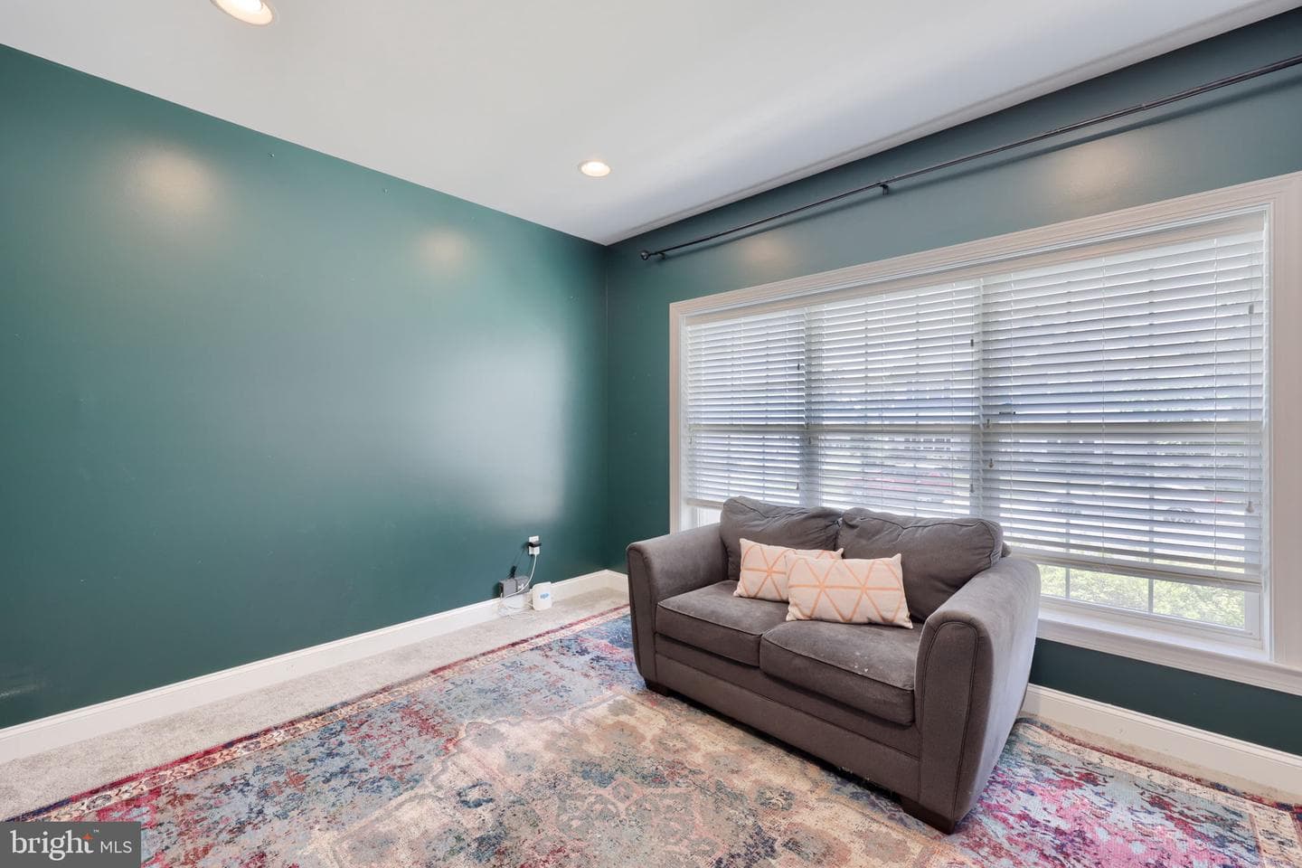 141 E Valley Road photo 20