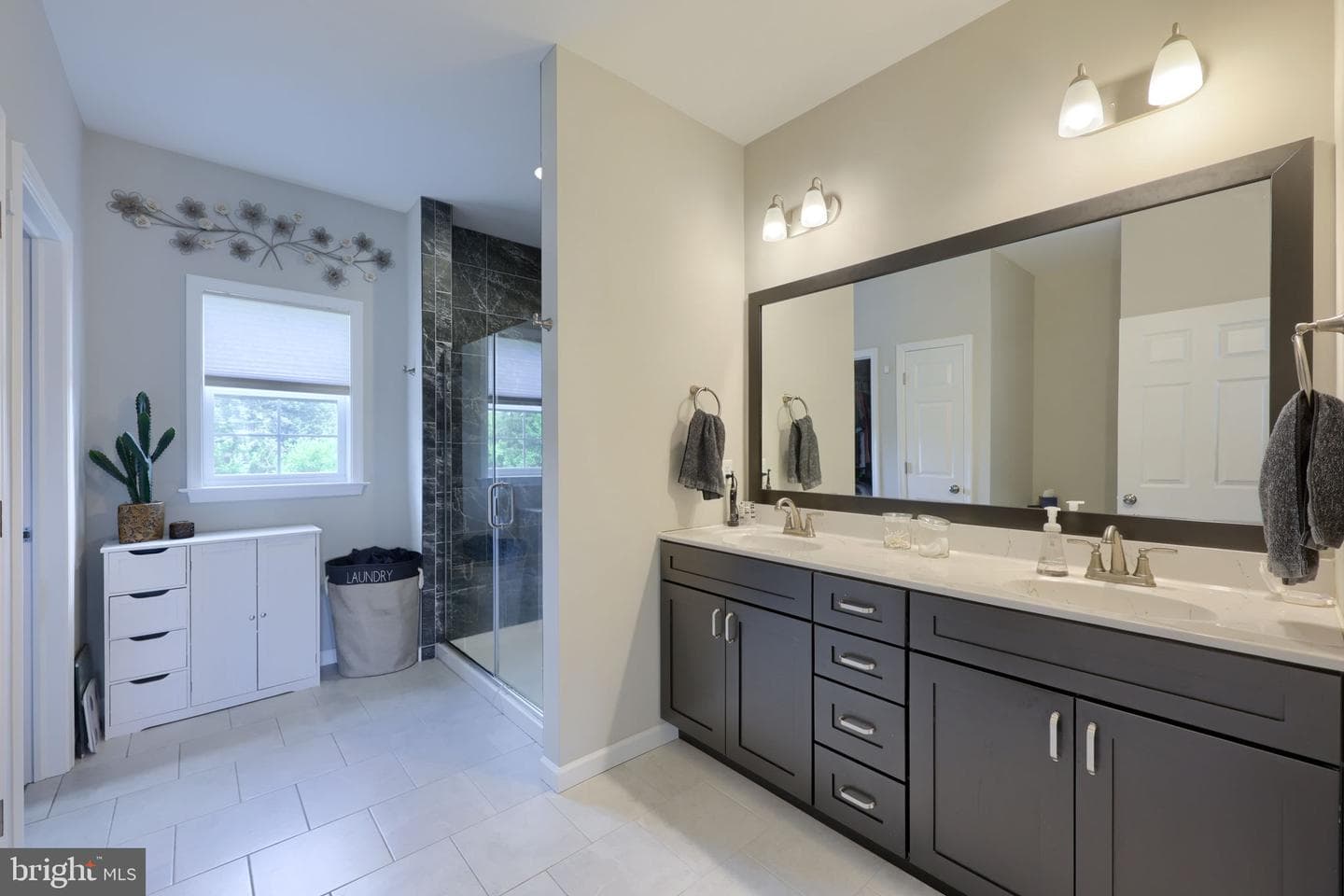 141 E Valley Road photo 40