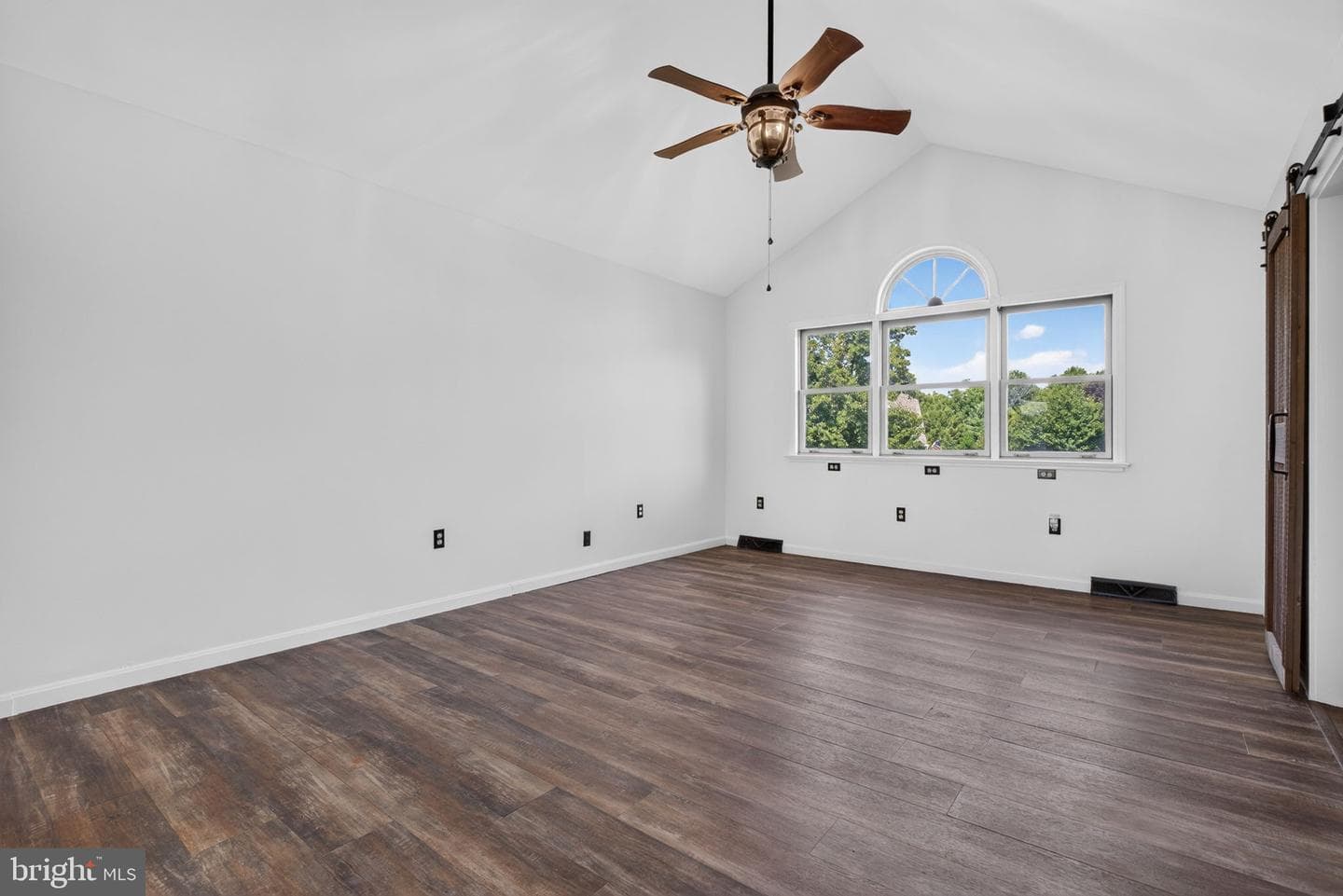 5 Village Dr photo 26
