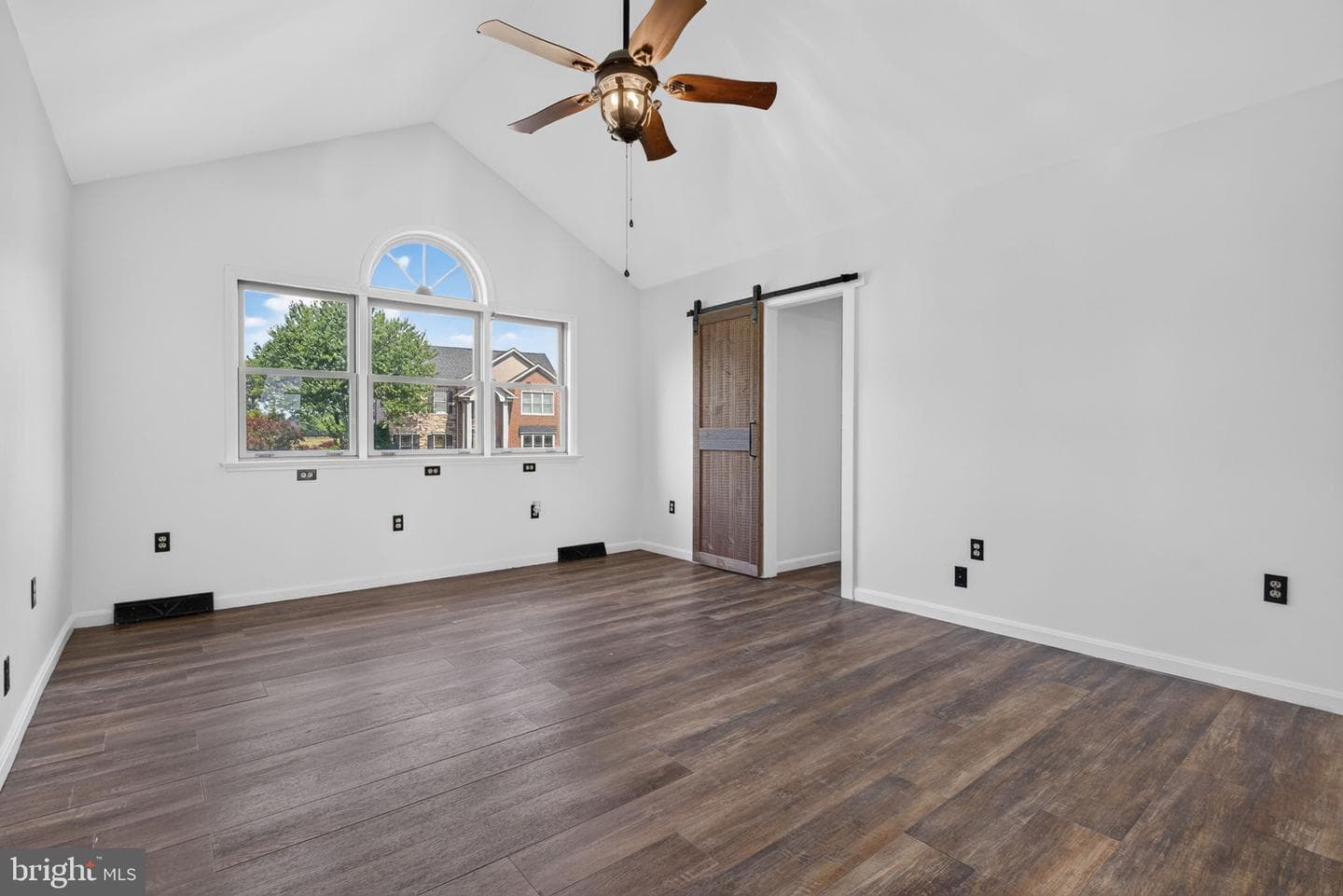 5 Village Dr photo 28