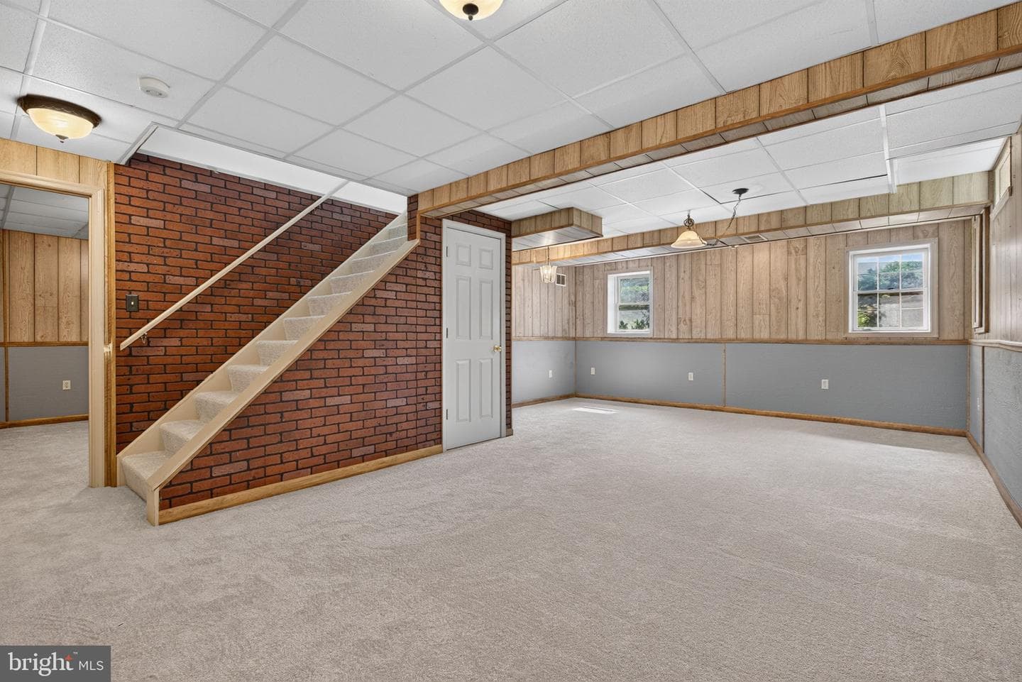 5 Village Dr photo 37