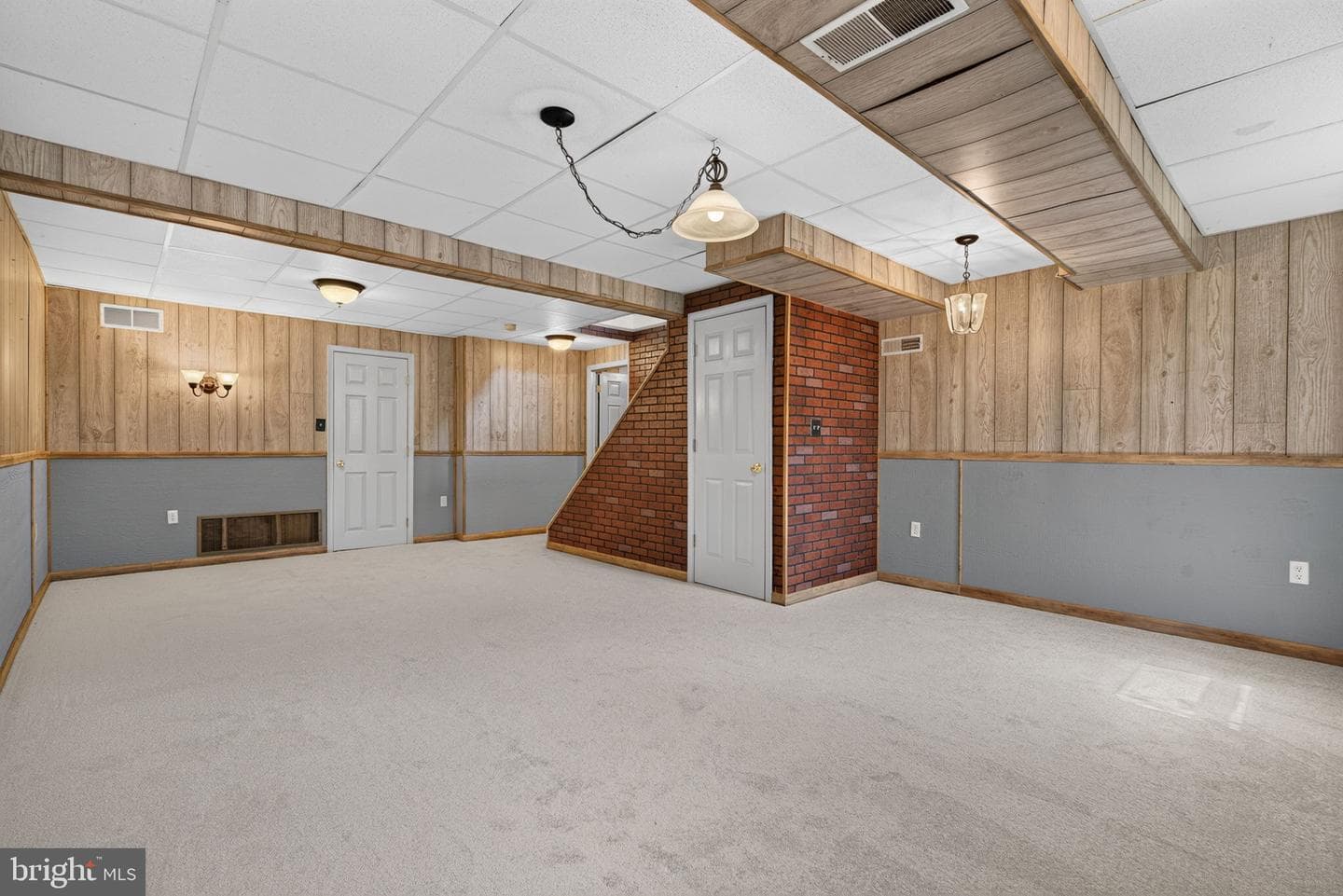 5 Village Dr photo 39