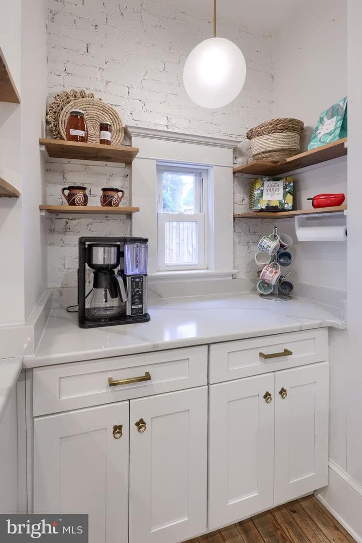 714 Manor Street photo 18