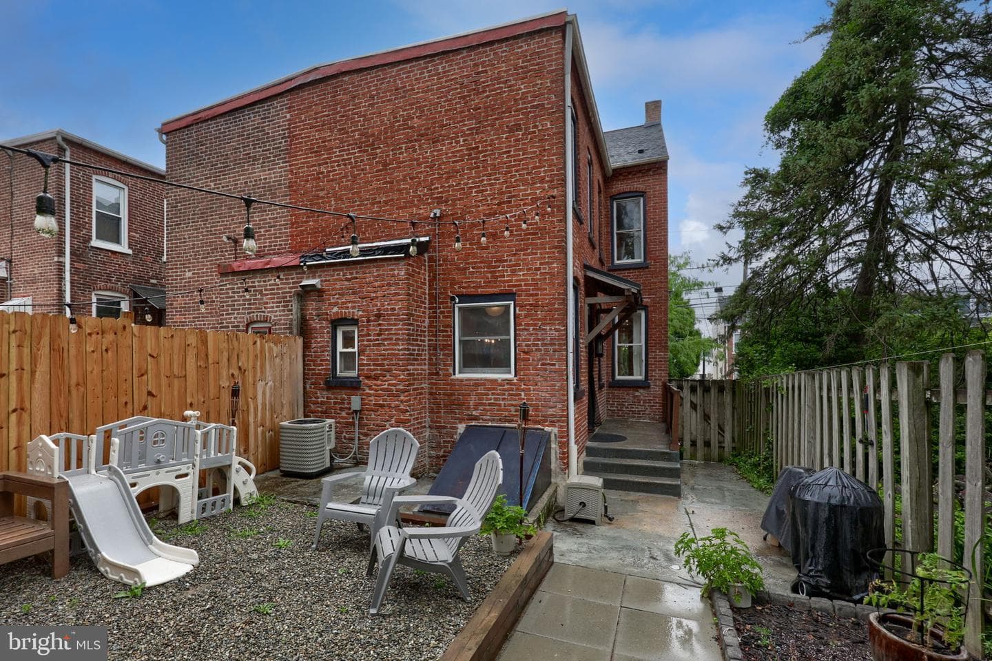 714 Manor Street photo 42