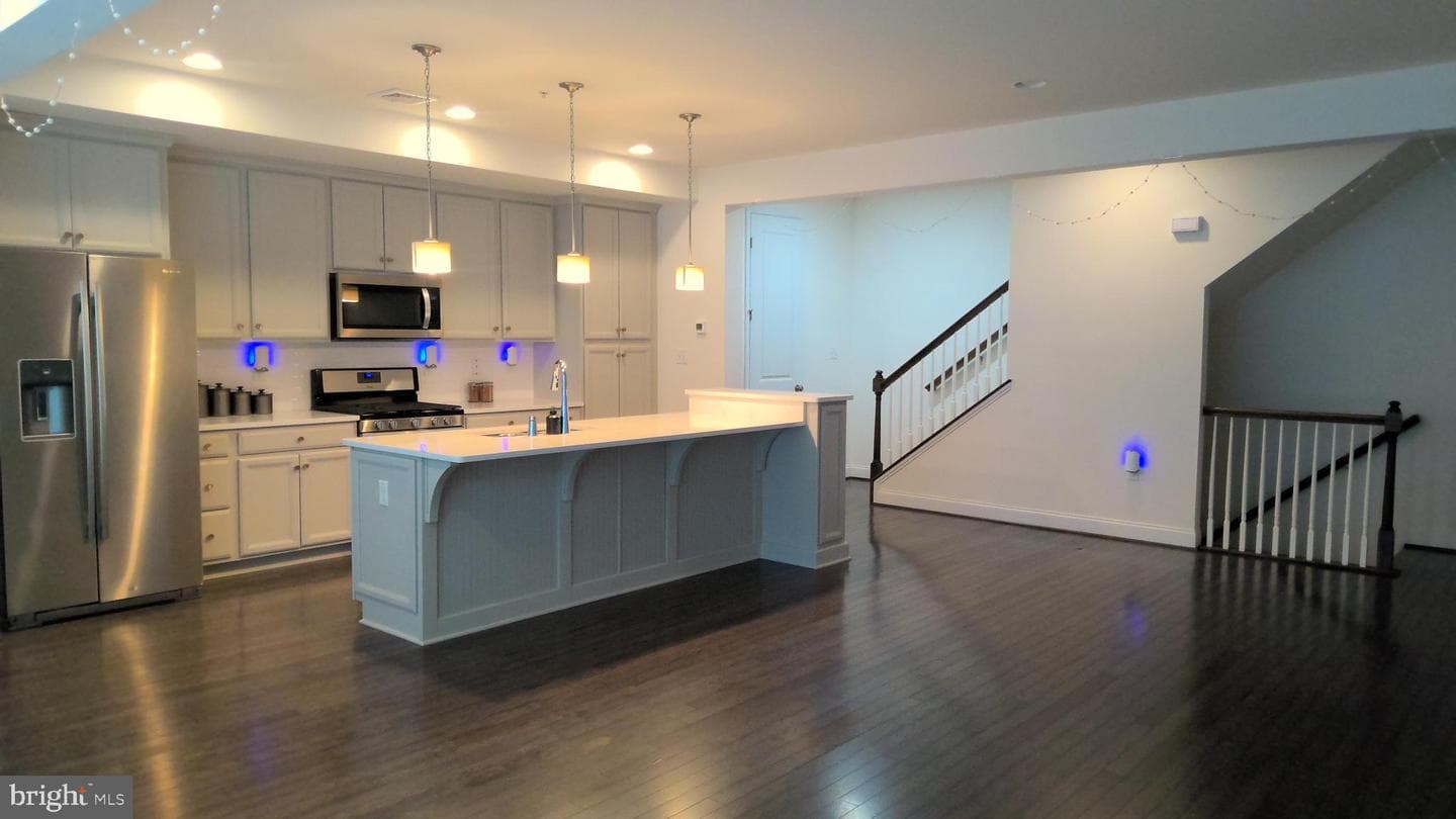 214 Mayer Place photo 9