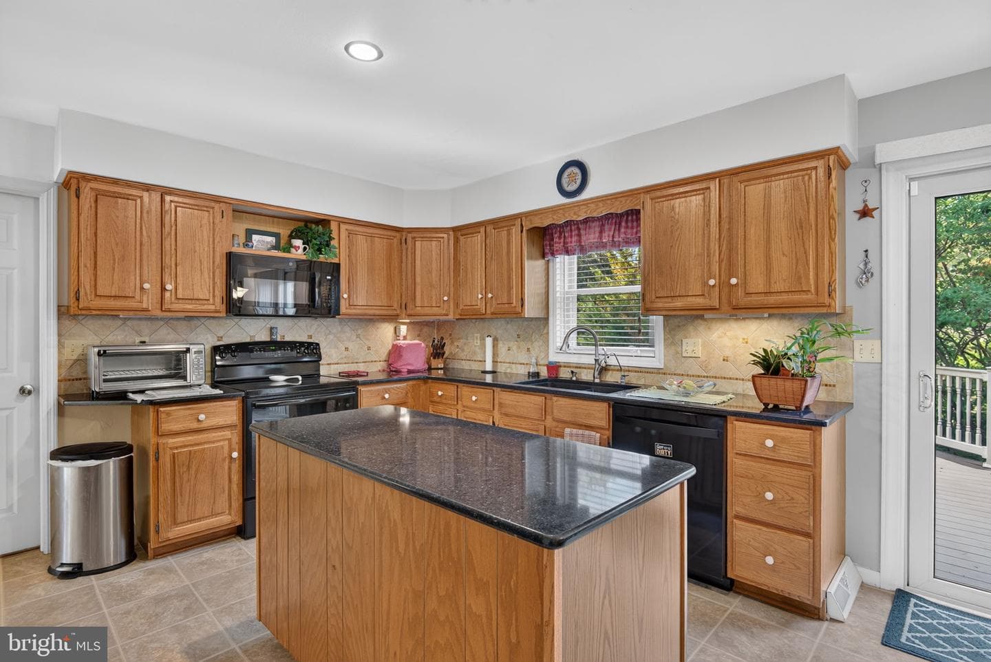 13 Diane Avenue photo 14