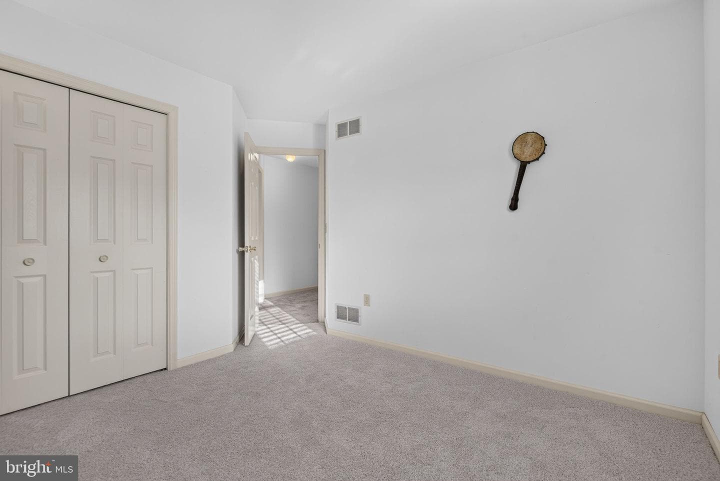 13 Diane Avenue photo 33