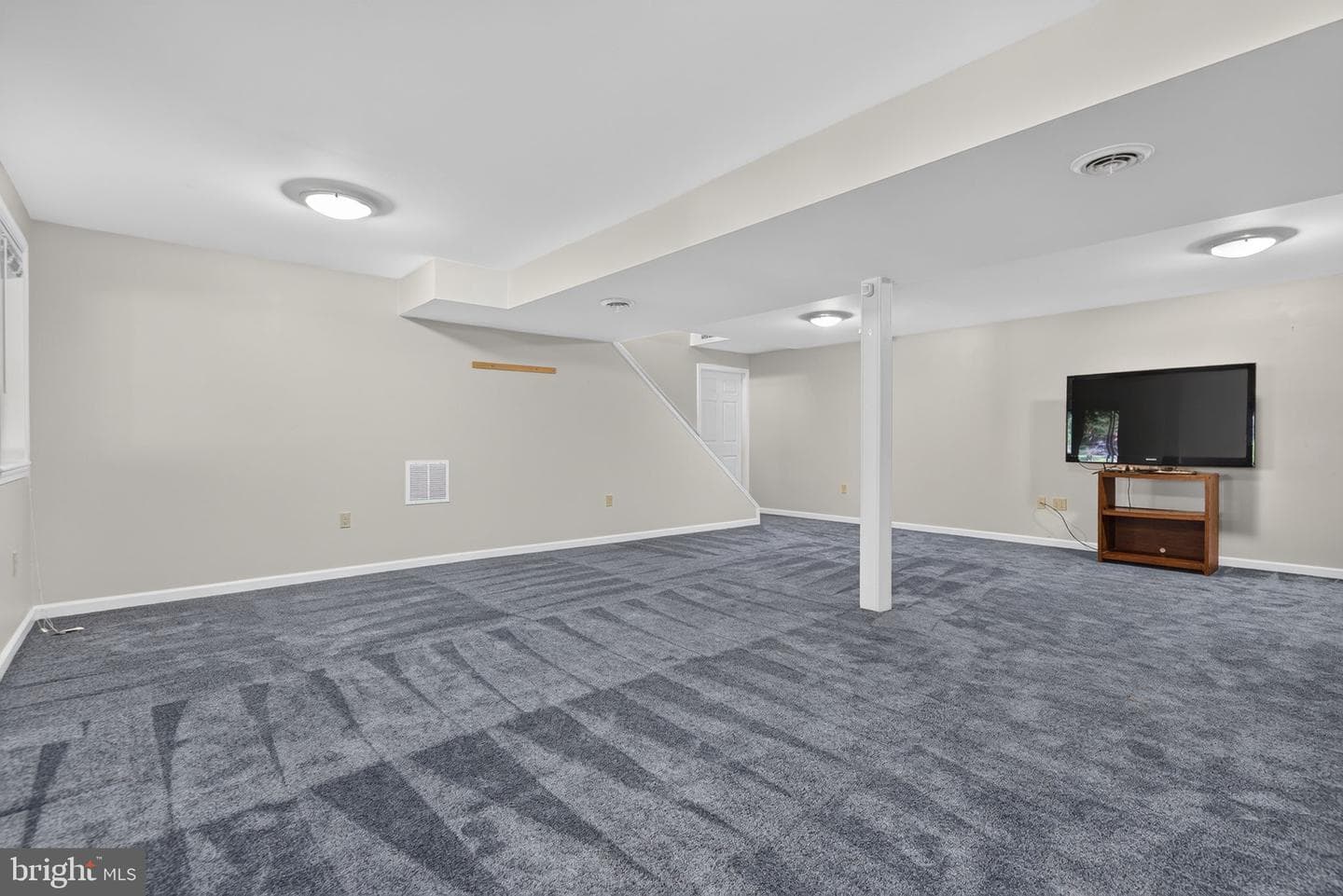 13 Diane Avenue photo 39